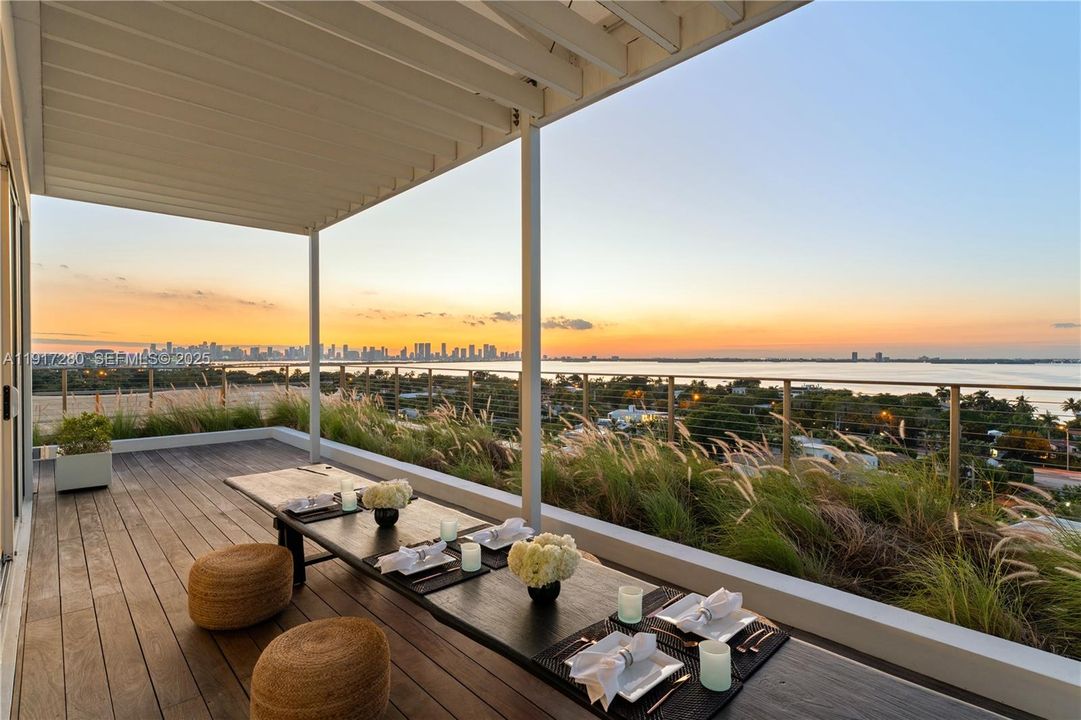 В аренду: $85,000 (2 спален, 2 ванн, 4230 Квадратных фут)