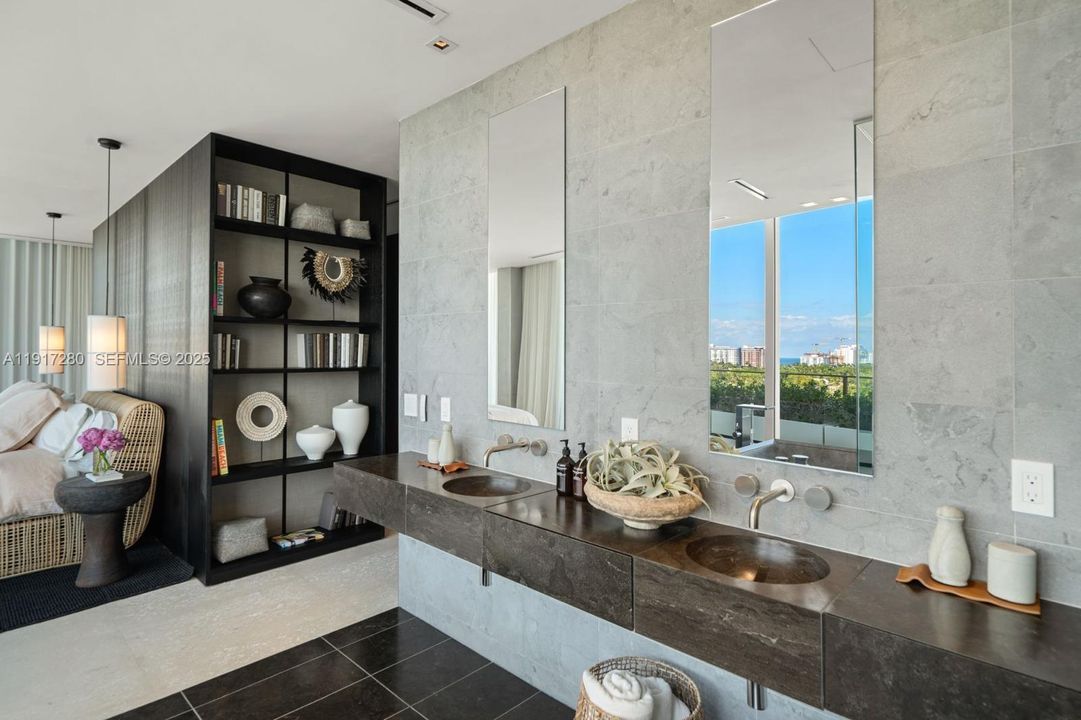 В аренду: $85,000 (2 спален, 2 ванн, 4230 Квадратных фут)