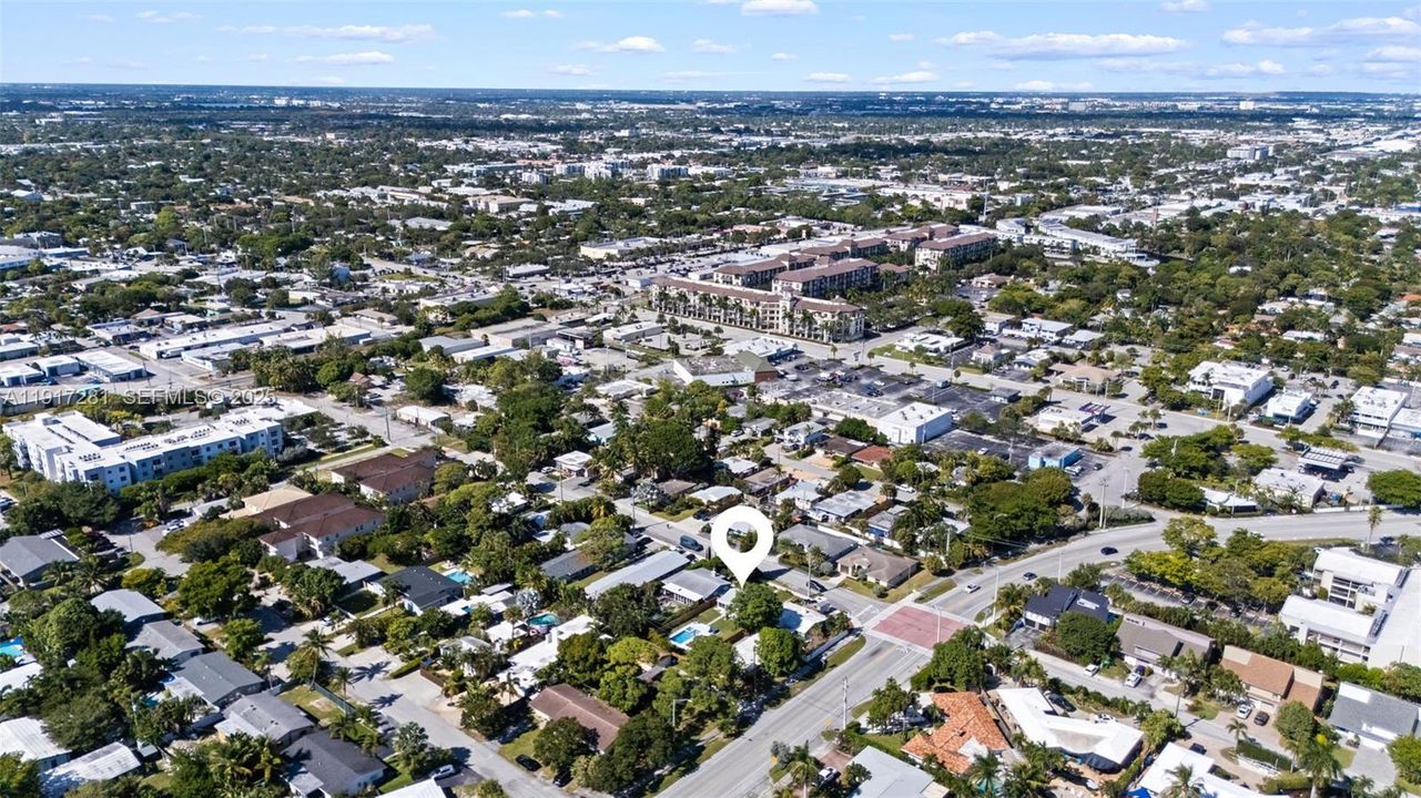 В аренду: $6,500 (2 спален, 1 ванн, 896 Квадратных фут)