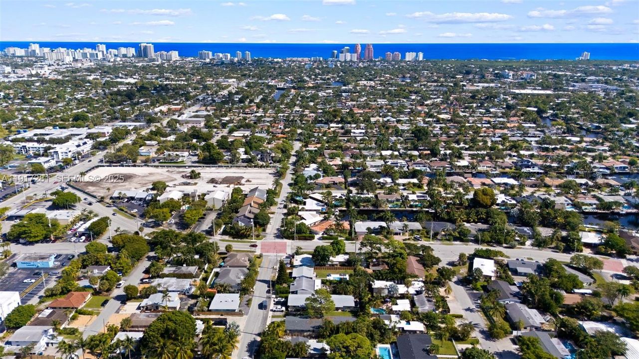 В аренду: $6,500 (2 спален, 1 ванн, 896 Квадратных фут)