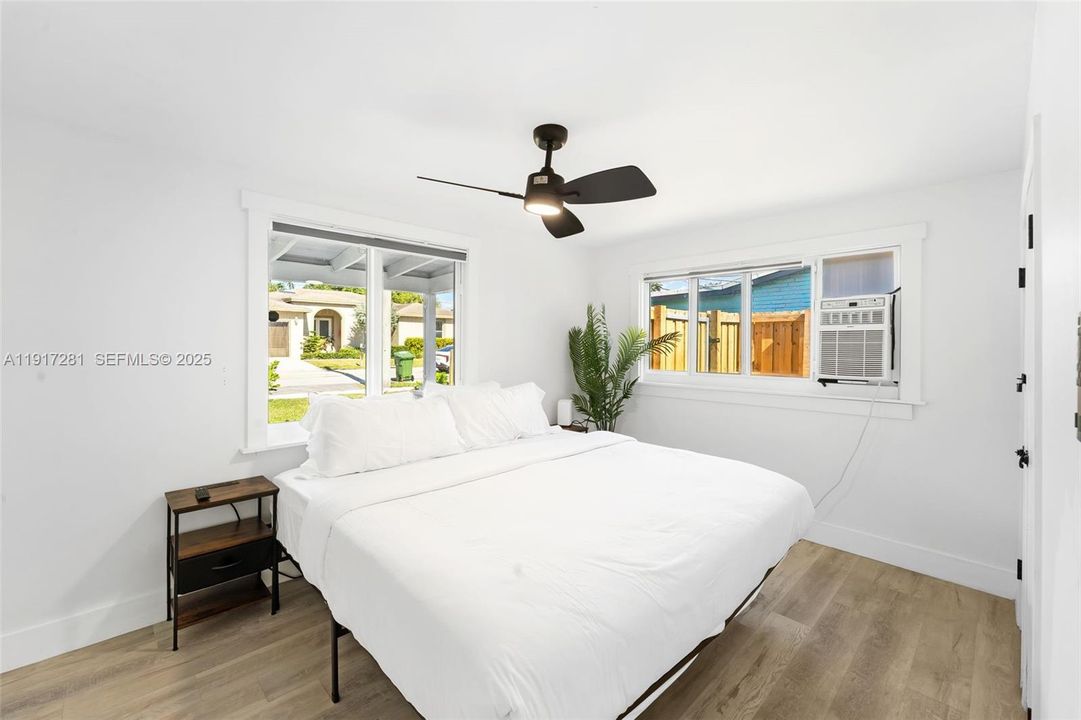 В аренду: $6,500 (2 спален, 1 ванн, 896 Квадратных фут)