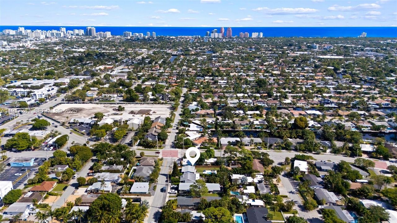 В аренду: $6,500 (2 спален, 1 ванн, 896 Квадратных фут)