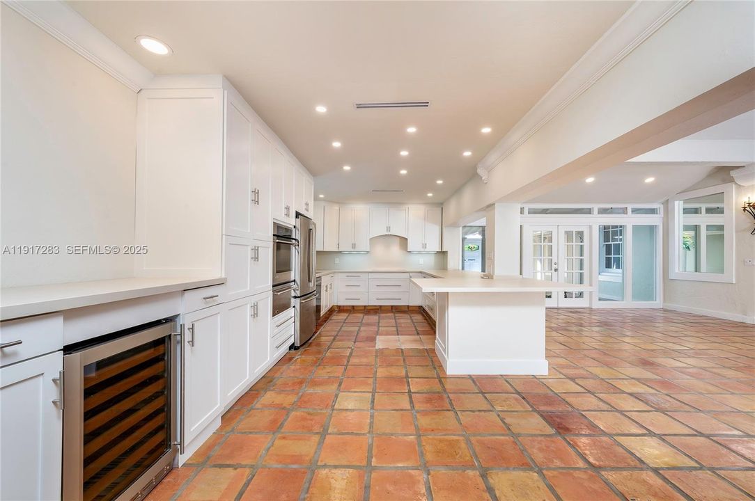 出租: $15,000 (3 贝兹, 3 浴室, 3001 平方英尺)