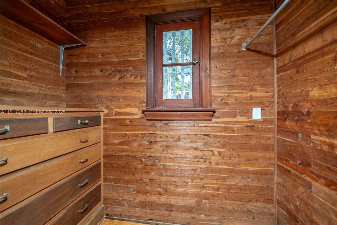 出租: $15,000 (3 贝兹, 3 浴室, 3001 平方英尺)