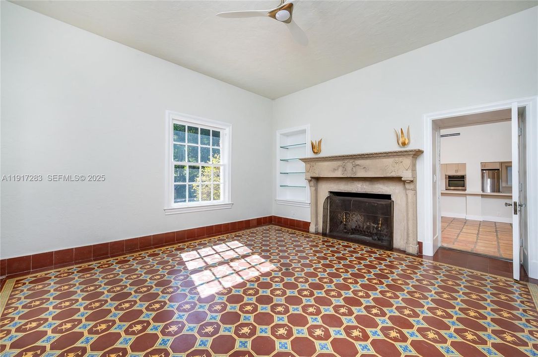 出租: $15,000 (3 贝兹, 3 浴室, 3001 平方英尺)