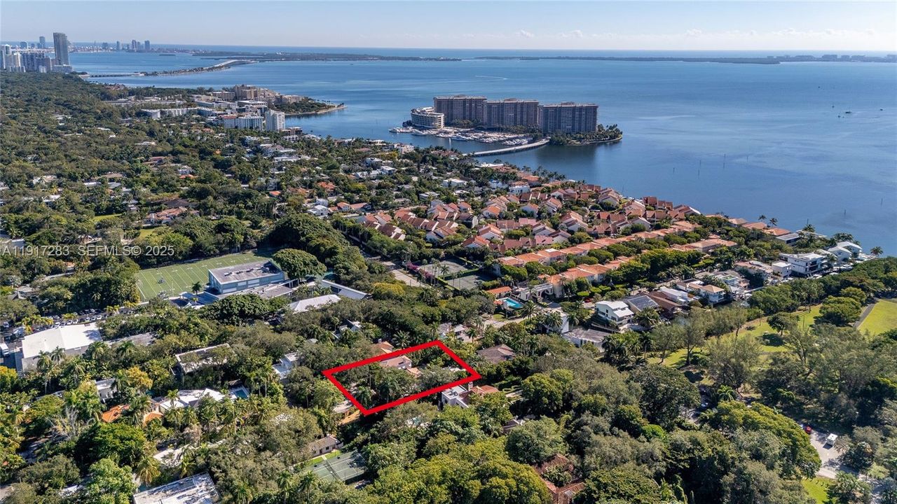 出租: $15,000 (3 贝兹, 3 浴室, 3001 平方英尺)