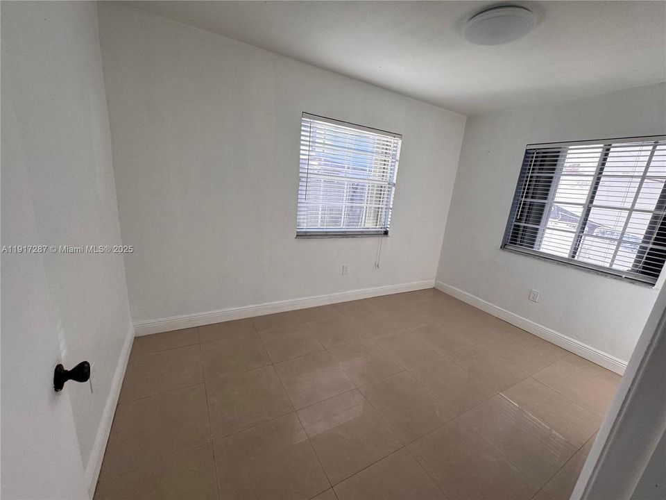 Недавно арендовано: $2,300 (2 спален, 1 ванн, 2285 Квадратных фут)