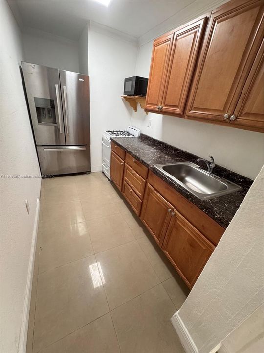 Недавно арендовано: $2,300 (2 спален, 1 ванн, 2285 Квадратных фут)