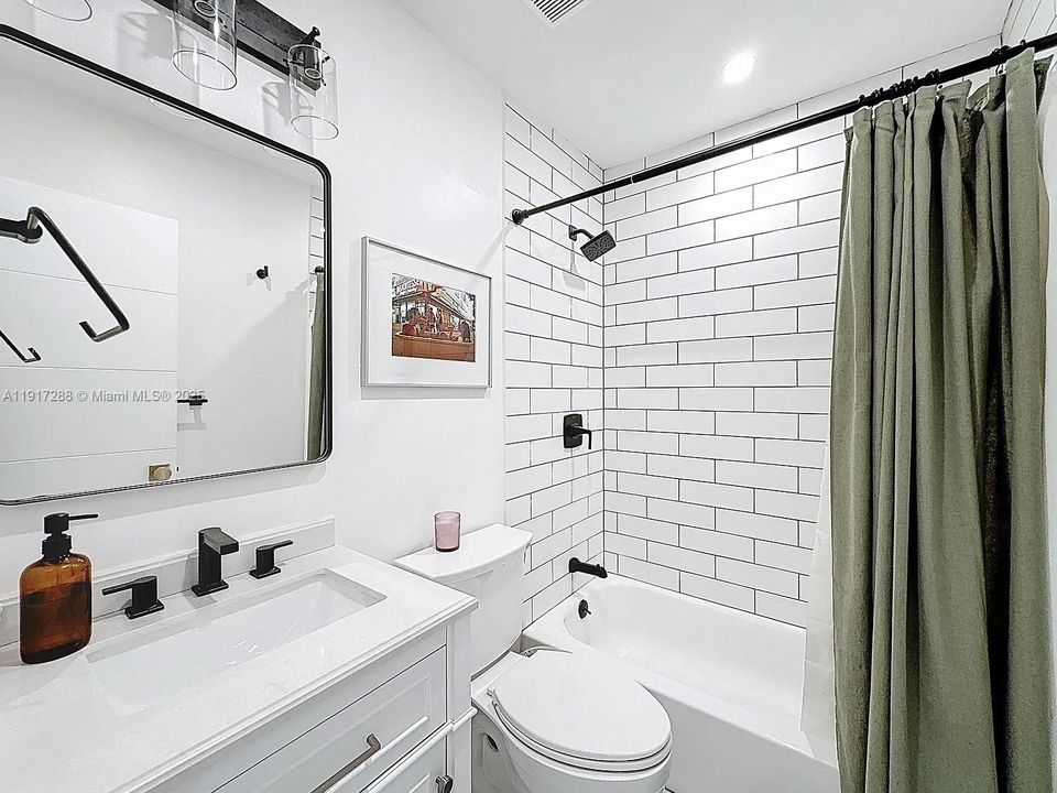 出租: $5,500 (4 贝兹, 3 浴室, 1646 平方英尺)