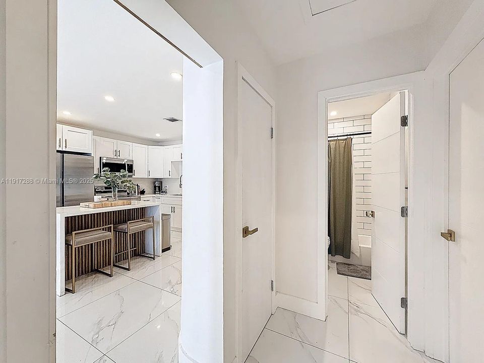 出租: $5,500 (4 贝兹, 3 浴室, 1646 平方英尺)