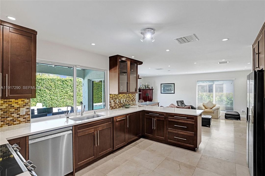 En Venta: $3,190,000 (5 camas, 5 baños, 3083 Pies cuadrados)