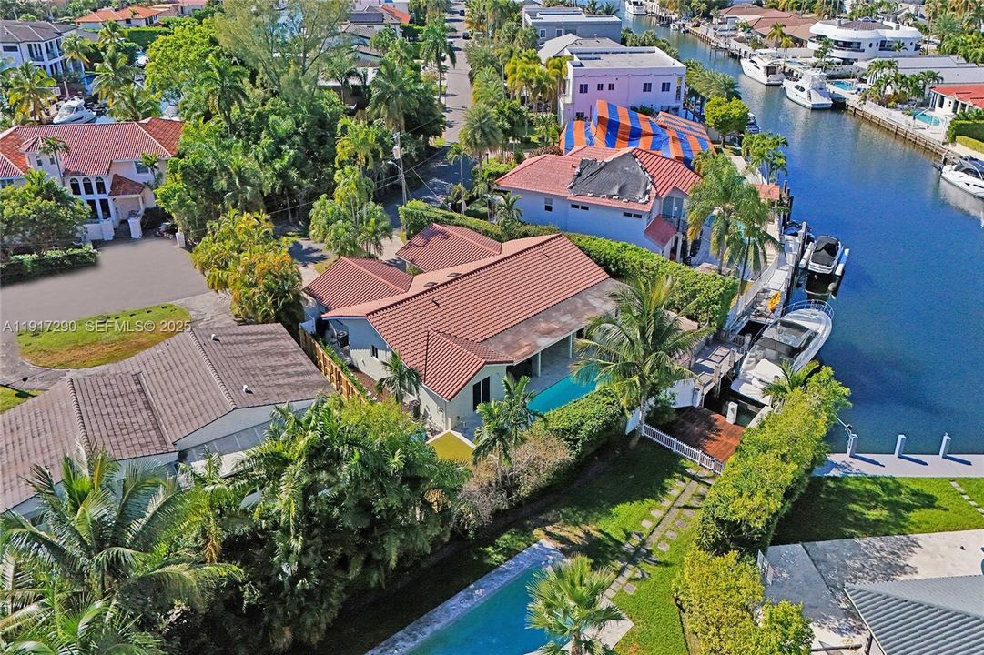 En Venta: $3,190,000 (5 camas, 5 baños, 3083 Pies cuadrados)