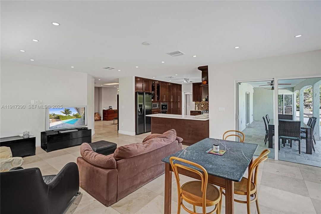 En Venta: $3,190,000 (5 camas, 5 baños, 3083 Pies cuadrados)