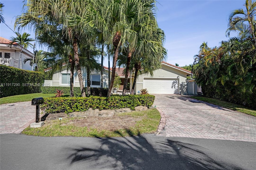 En Venta: $3,190,000 (5 camas, 5 baños, 3083 Pies cuadrados)