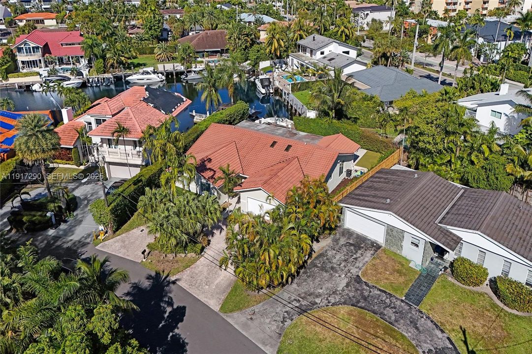 En Venta: $3,190,000 (5 camas, 5 baños, 3083 Pies cuadrados)