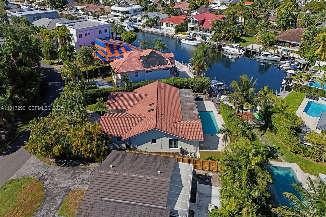 En Venta: $3,190,000 (5 camas, 5 baños, 3083 Pies cuadrados)