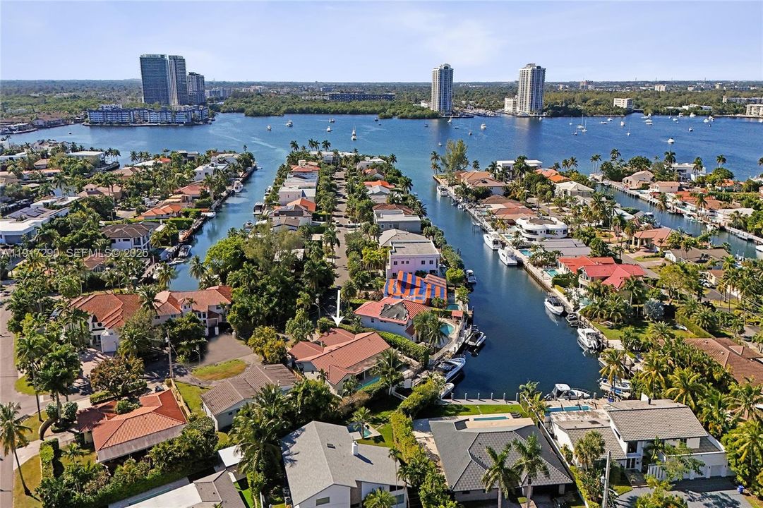 En Venta: $3,190,000 (5 camas, 5 baños, 3083 Pies cuadrados)