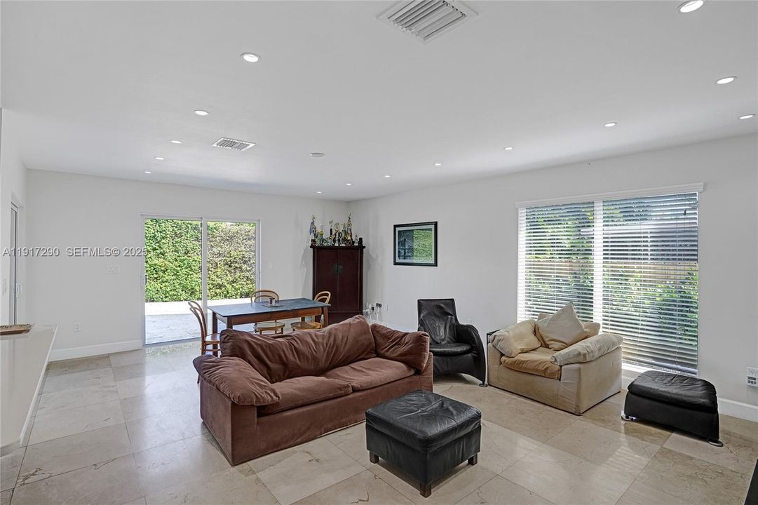 En Venta: $3,190,000 (5 camas, 5 baños, 3083 Pies cuadrados)