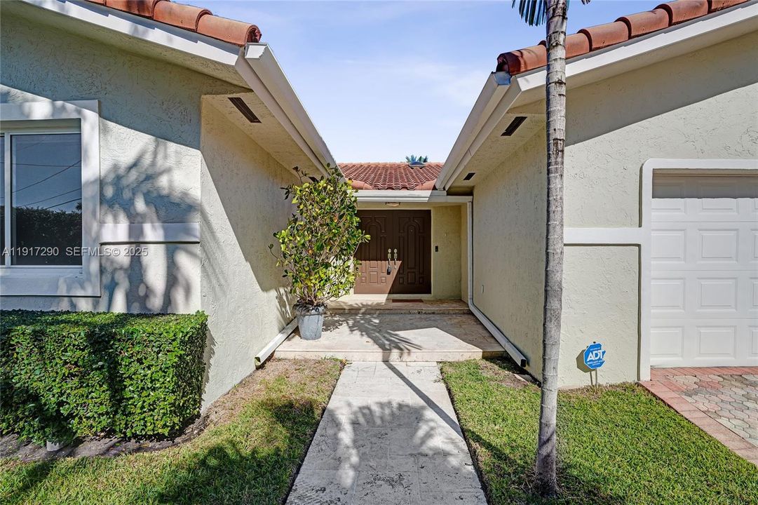 En Venta: $3,190,000 (5 camas, 5 baños, 3083 Pies cuadrados)