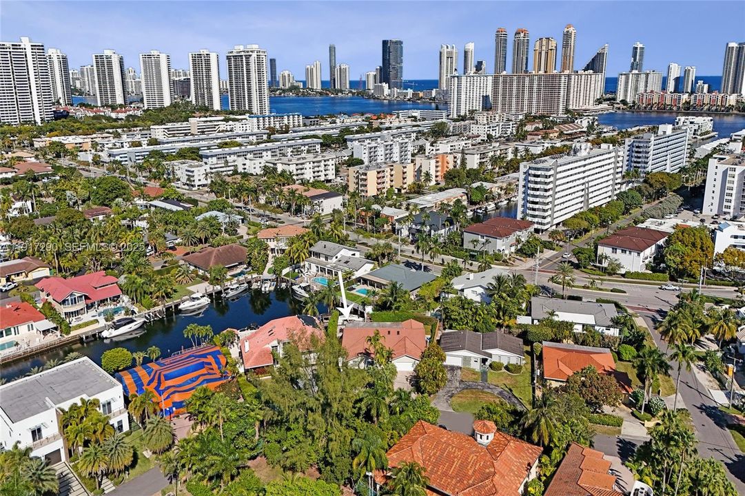 En Venta: $3,190,000 (5 camas, 5 baños, 3083 Pies cuadrados)