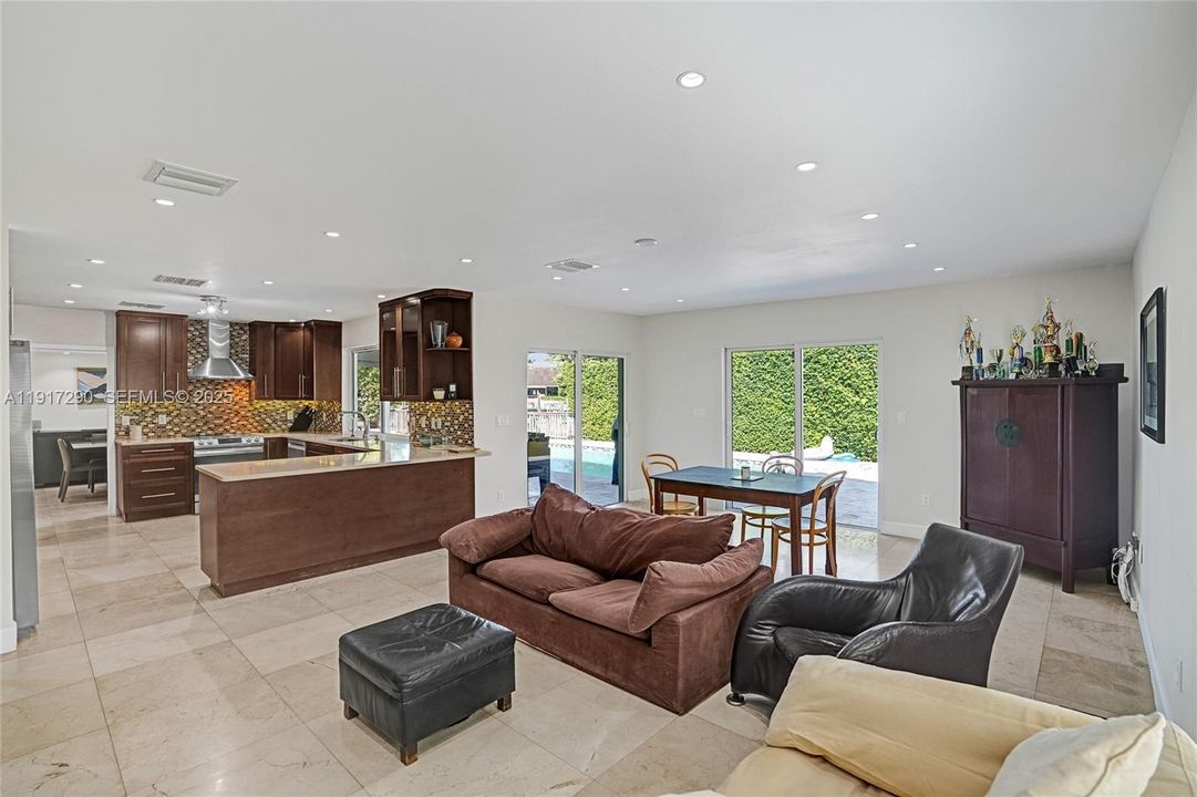 En Venta: $3,190,000 (5 camas, 5 baños, 3083 Pies cuadrados)