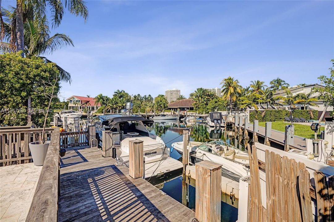 En Venta: $3,190,000 (5 camas, 5 baños, 3083 Pies cuadrados)