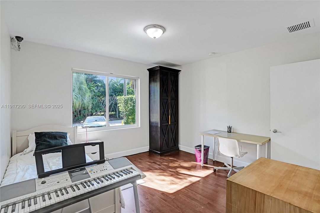 En Venta: $3,190,000 (5 camas, 5 baños, 3083 Pies cuadrados)