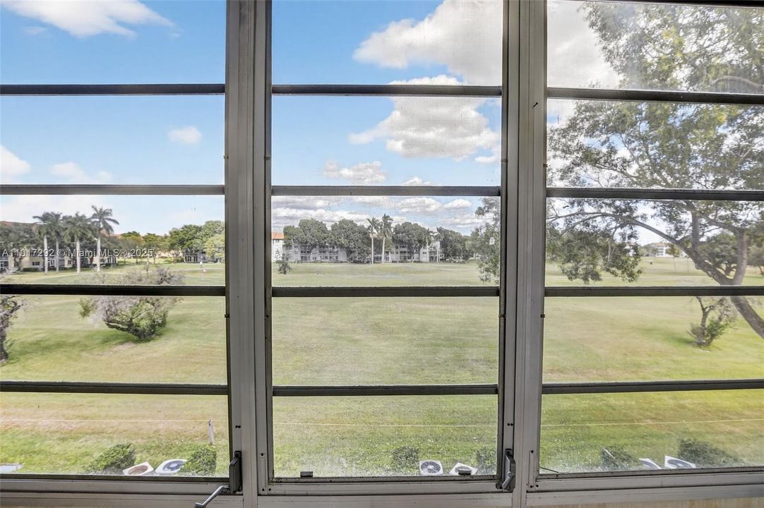 待售: $180,000 (2 贝兹, 2 浴室, 1192 平方英尺)