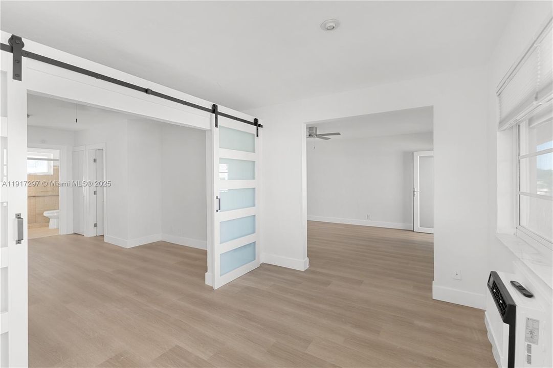 For Sale: $499,000 (1 beds, 2 baths, 800 Square Feet)