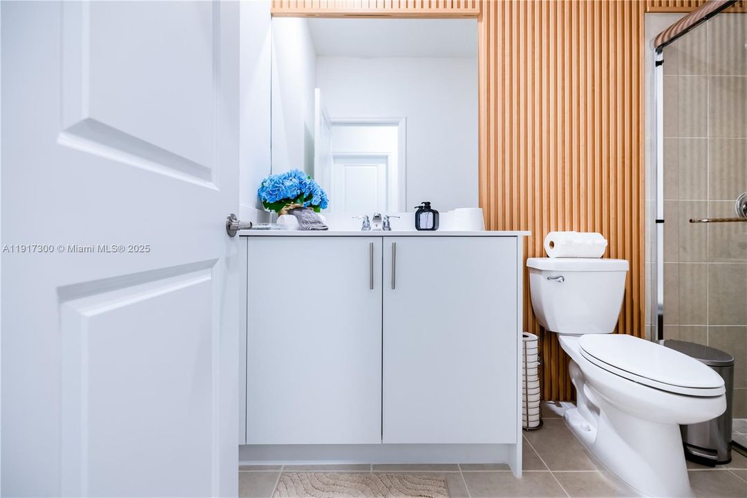 出租: $6,000 (4 贝兹, 3 浴室, 0 平方英尺)