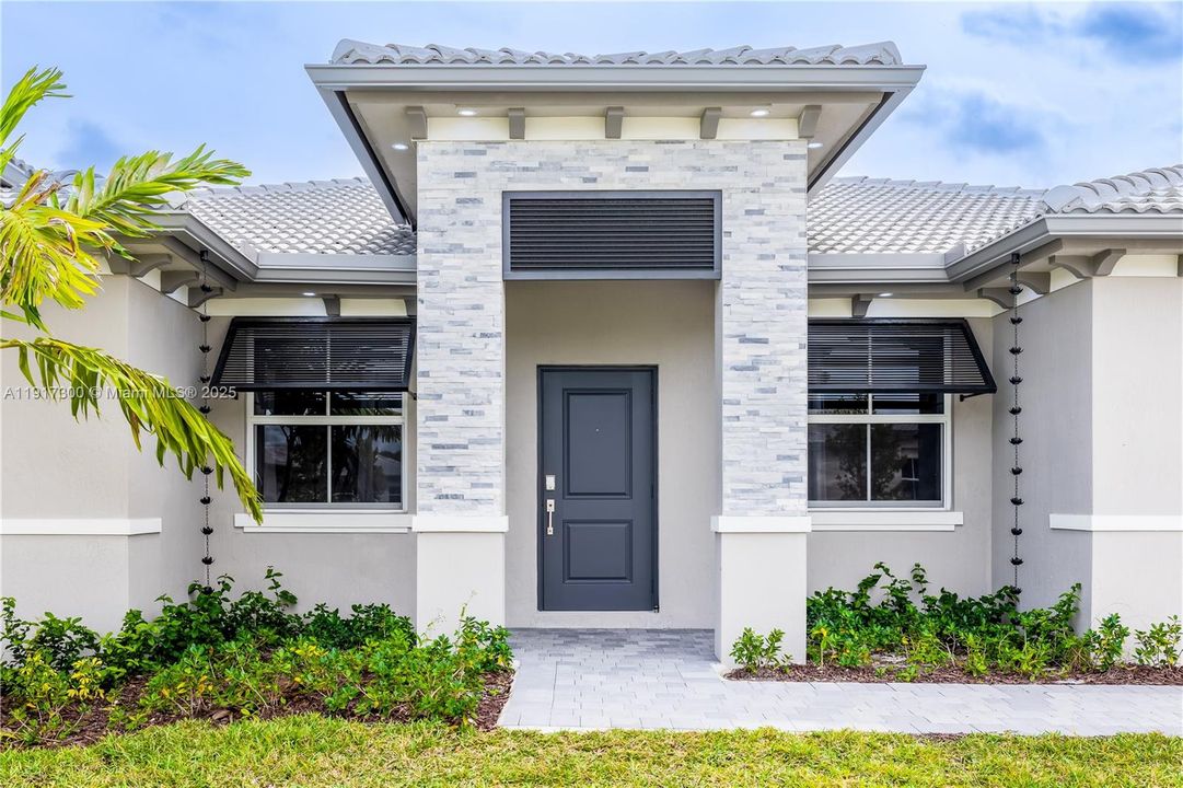 出租: $6,000 (4 贝兹, 3 浴室, 0 平方英尺)