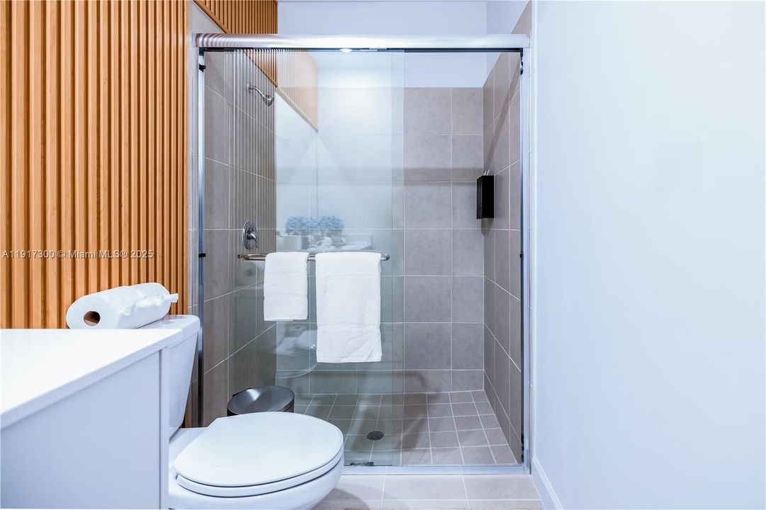 出租: $6,000 (4 贝兹, 3 浴室, 0 平方英尺)