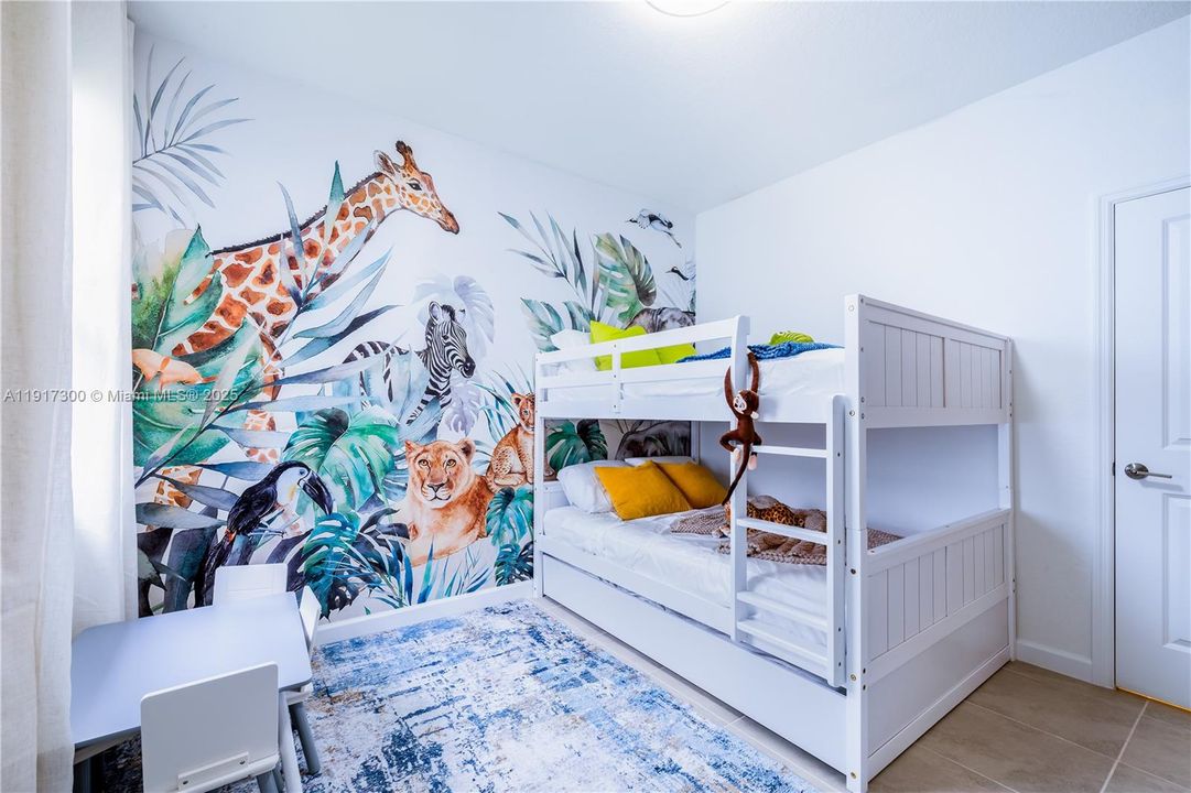 出租: $6,000 (4 贝兹, 3 浴室, 0 平方英尺)