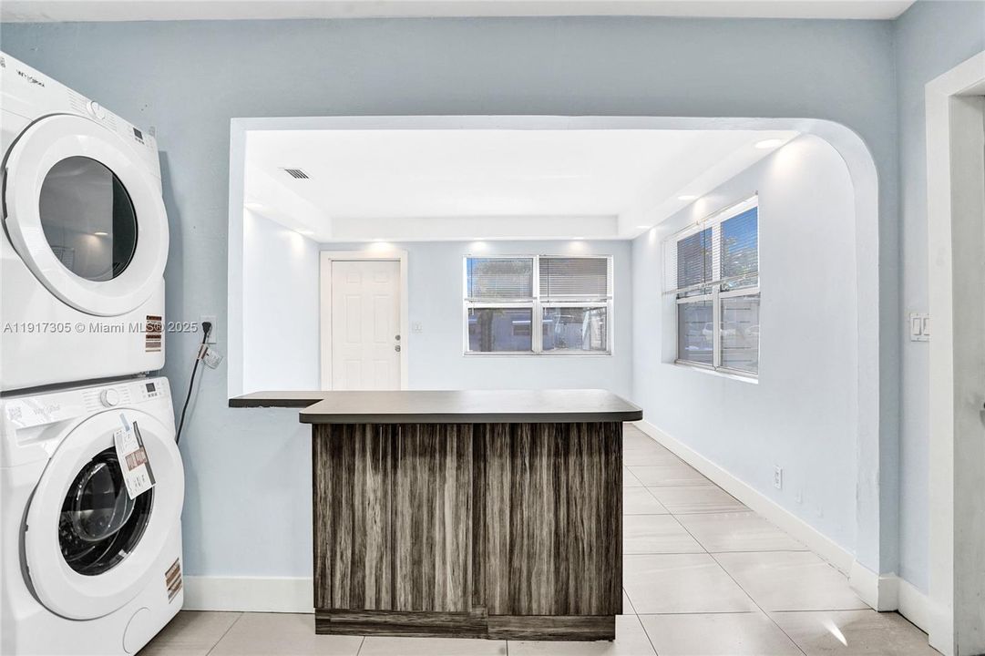 合同活跃: $550,000 (0 贝兹, 0 浴室, 1718 平方英尺)