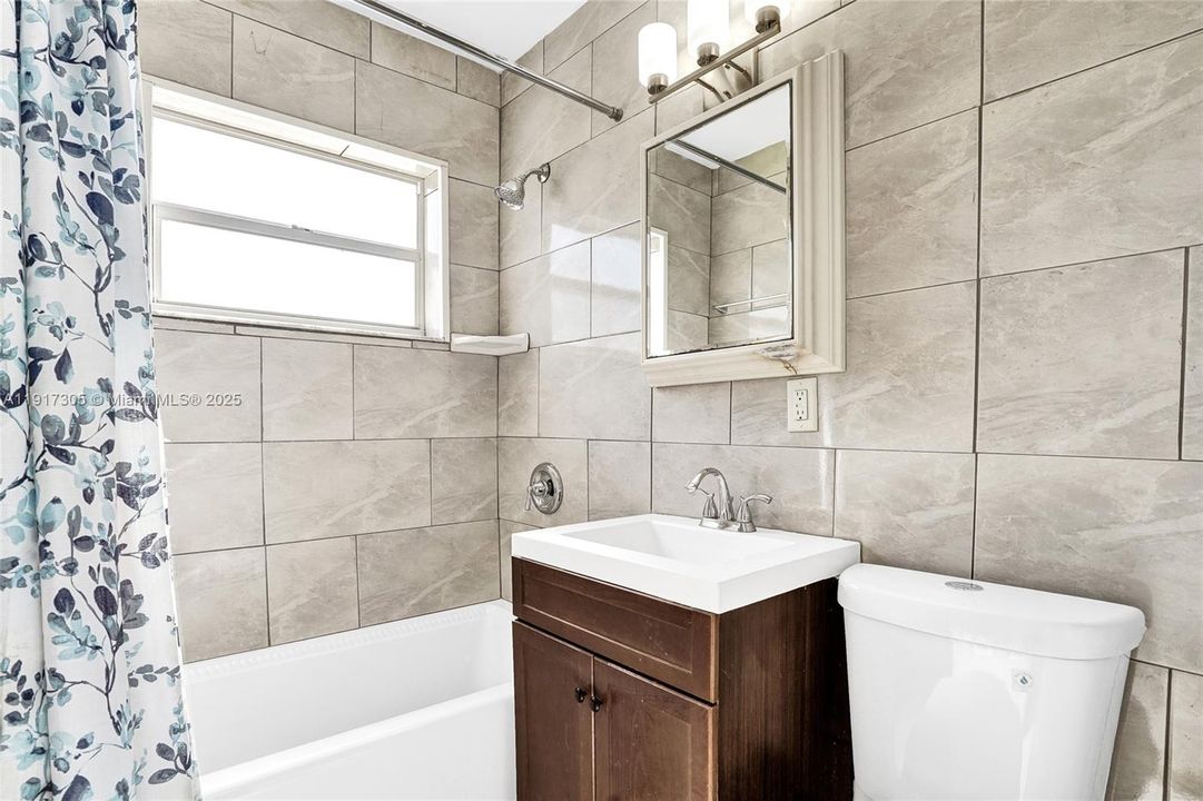 合同活跃: $550,000 (0 贝兹, 0 浴室, 1718 平方英尺)