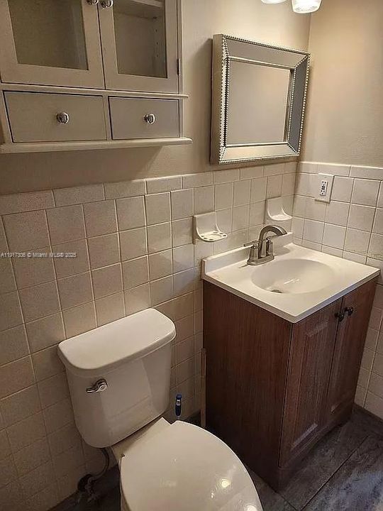 For Sale: $145,000 (1 beds, 1 baths, 473 Square Feet)