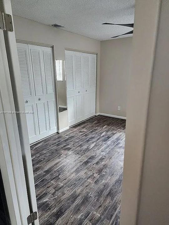 For Sale: $145,000 (1 beds, 1 baths, 473 Square Feet)