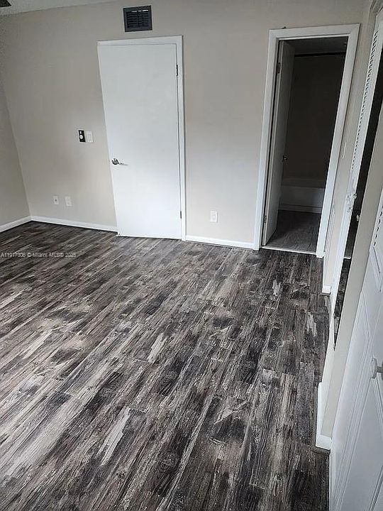 For Sale: $145,000 (1 beds, 1 baths, 473 Square Feet)