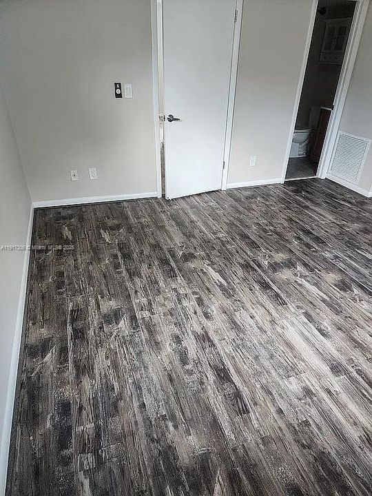 For Sale: $145,000 (1 beds, 1 baths, 473 Square Feet)