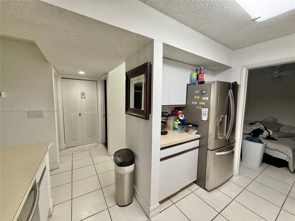 For Sale: $230,000 (3 beds, 2 baths, 1140 Square Feet)