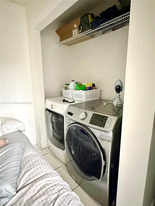 For Sale: $230,000 (3 beds, 2 baths, 1140 Square Feet)