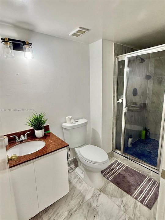 For Sale: $230,000 (3 beds, 2 baths, 1140 Square Feet)