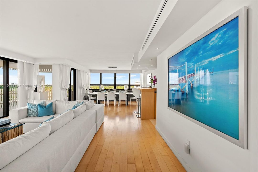 For Sale: $2,995,000 (3 beds, 2 baths, 2424 Square Feet)