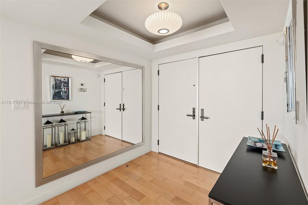 For Sale: $2,995,000 (3 beds, 2 baths, 2424 Square Feet)