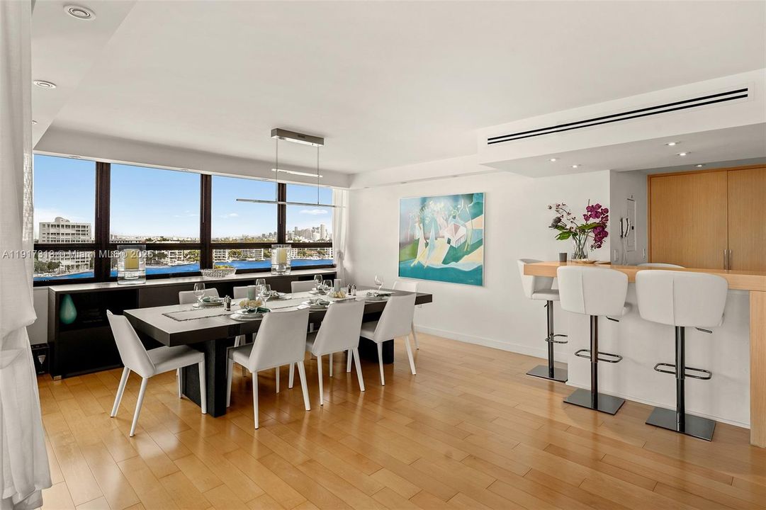 For Sale: $2,995,000 (3 beds, 2 baths, 2424 Square Feet)