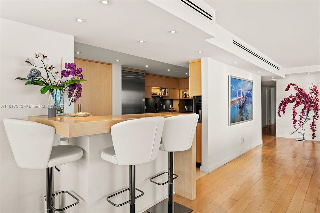 For Sale: $2,995,000 (3 beds, 2 baths, 2424 Square Feet)