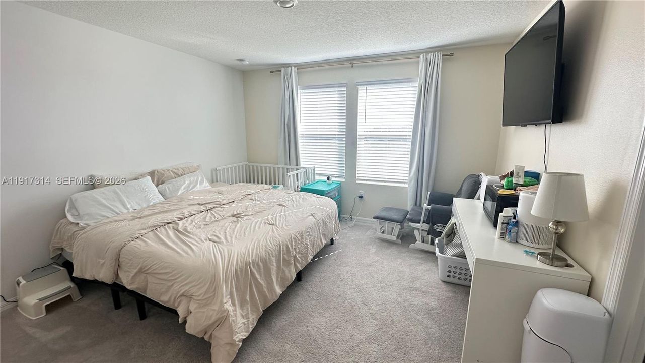 En Venta: $271,000 (3 camas, 2 baños, 0 Pies cuadrados)