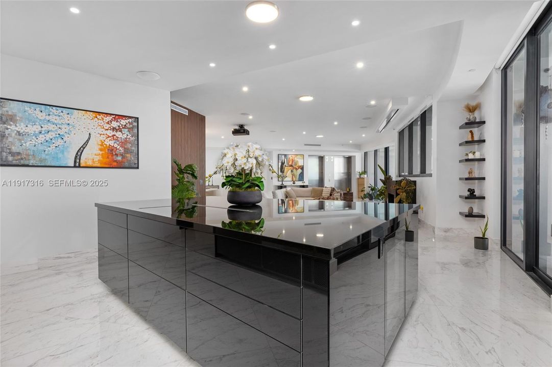 待售: $11,950,000 (3 贝兹, 4 浴室, 4154 平方英尺)