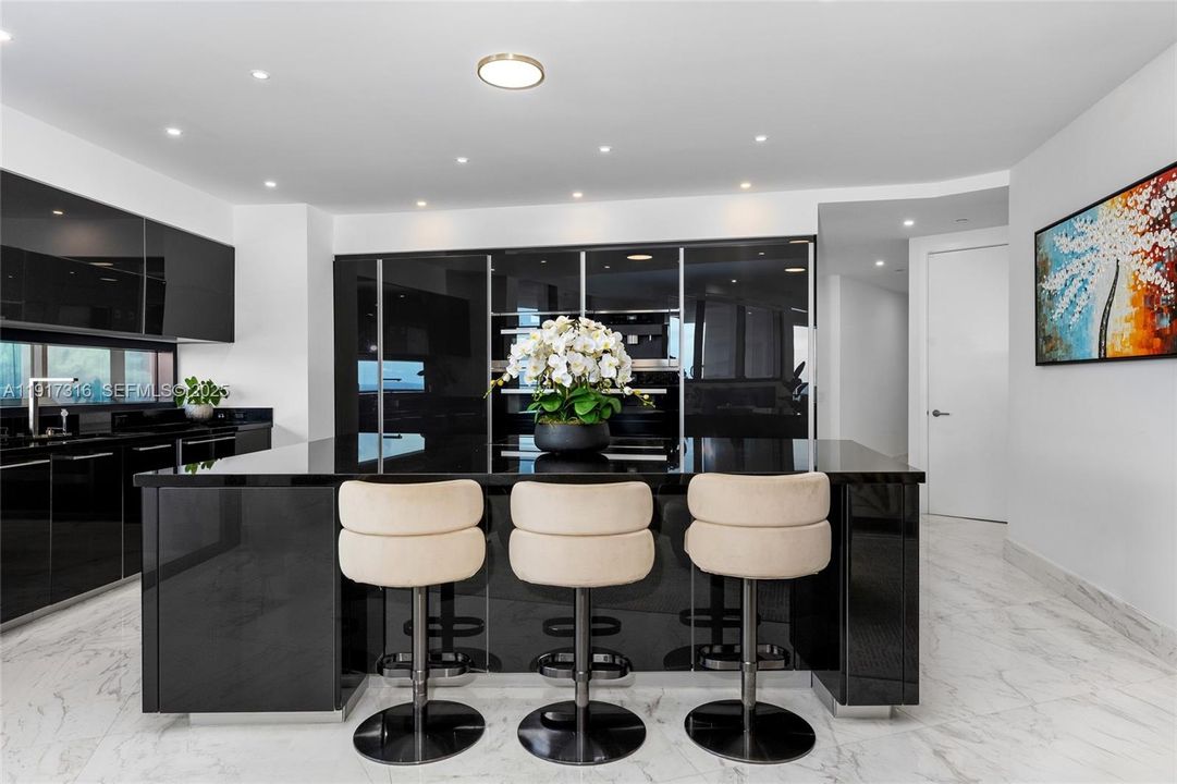 待售: $11,950,000 (3 贝兹, 4 浴室, 4154 平方英尺)