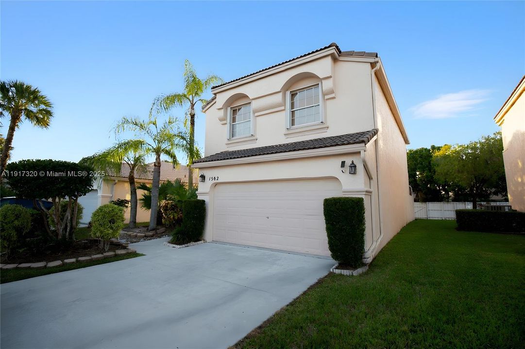 For Sale: $610,000 (4 beds, 2 baths, 2238 Square Feet)